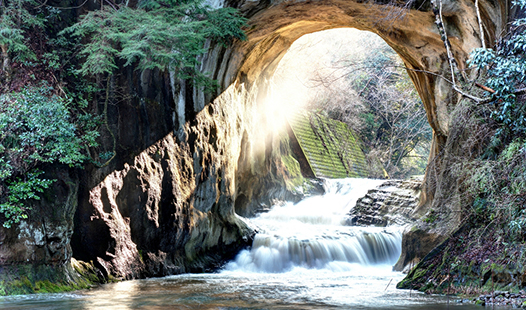 【観光情報】亀岩の洞窟・濃溝の滝（清水渓流公園）